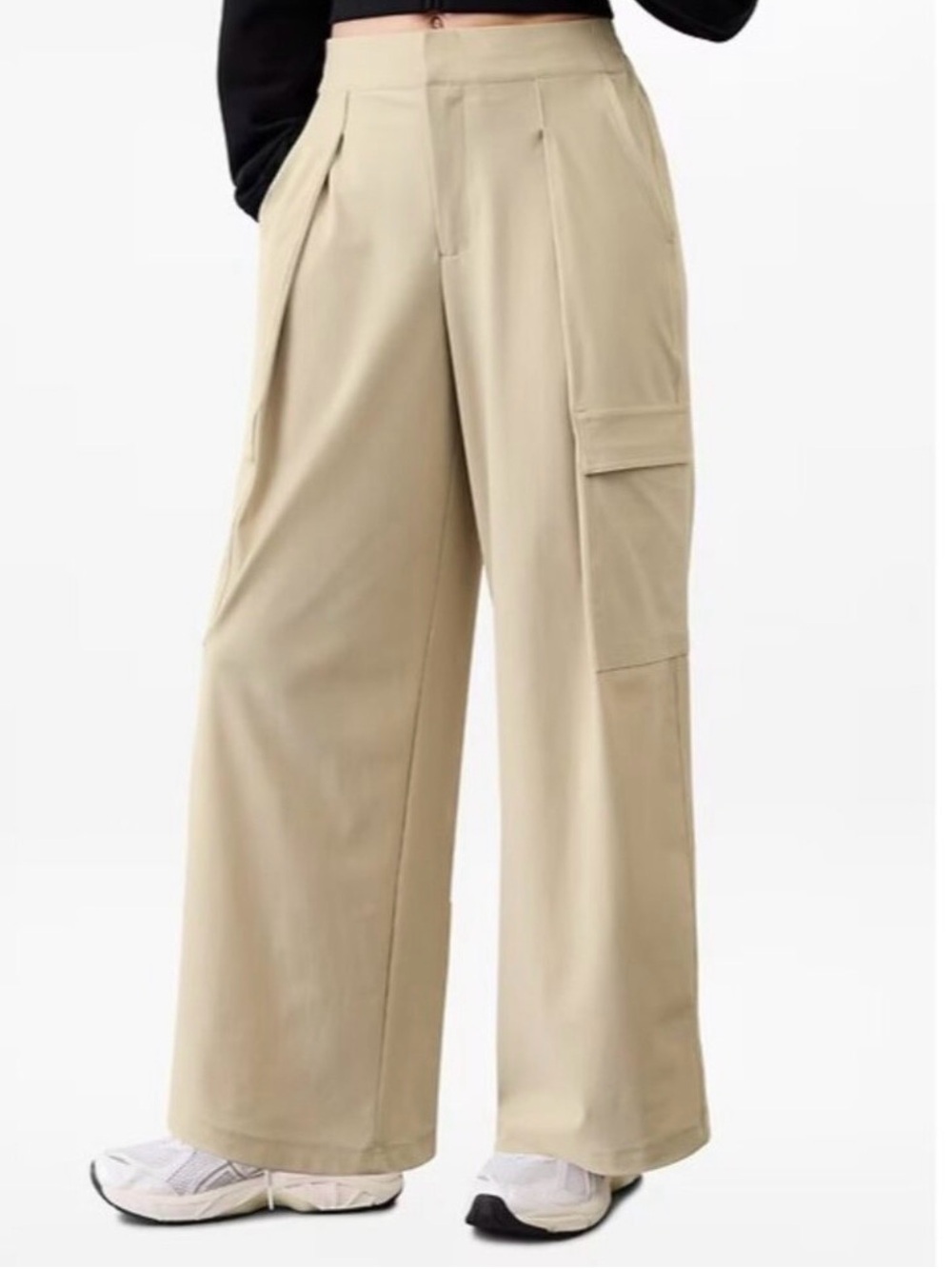Athleta Wide leg Pinnacle Cargo Trousers in Beige - Women's 10 petite NWT